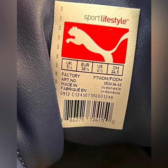 Men’s 6.5, women’s size 8. Puma Blue suede! - Picture 5 of 5